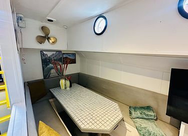 Sleeping on an IJsselmeer cutter in Den Bosch - 20