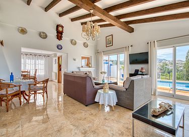 Ruim huis met panoramisch uitzicht en zwembad - 17