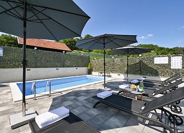 Rural wellness house with pool - 24