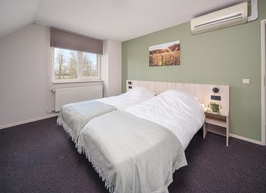 Luxury group accommodation with sauna and hot tub - 22