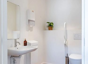 Glazen tiny house op historische locatie - 18