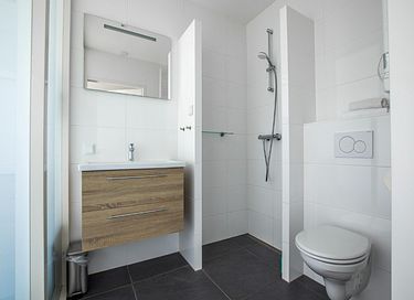 Luxe wellnessaccommodatie aan het water - 16