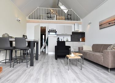 4-person beach house on a Frisian lake - 9