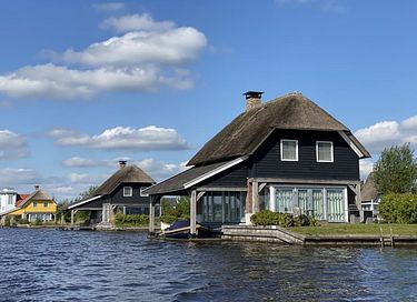Waterfront holiday home with wellness