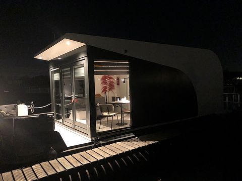 Je eigen hotelkamer, drijvend in de haven! - 3