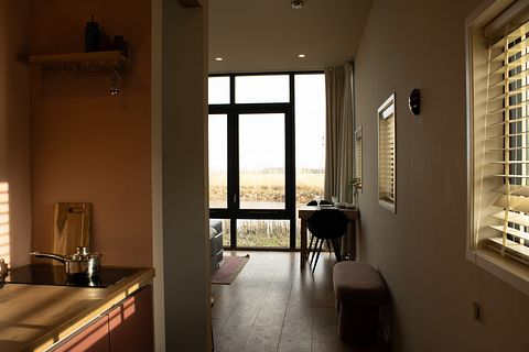 Tiny house aan het water in Friesland - 5