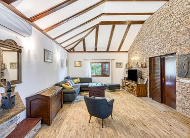 Villa met zwembad, sauna en jacuzzi aan water - 13