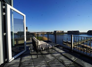 Balkon met uitzicht op het meer - 2