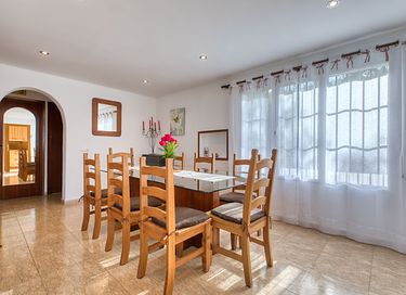 Ruim huis met panoramisch uitzicht en zwembad - 20