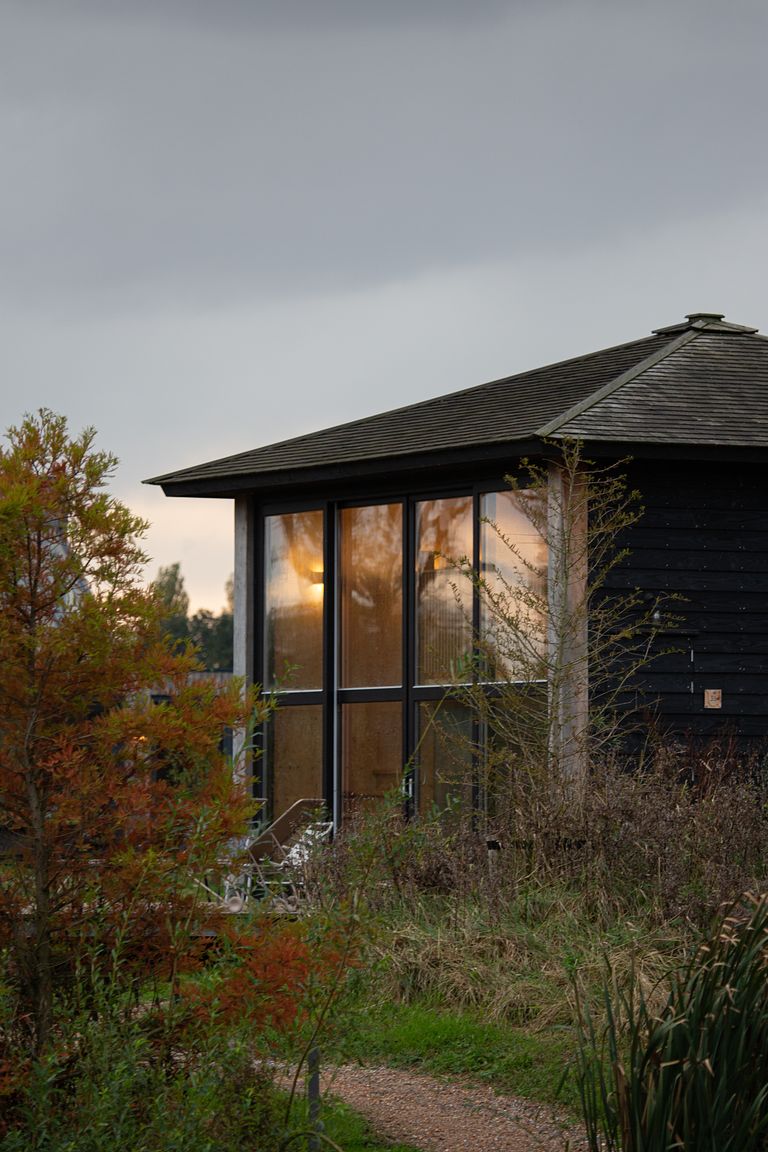 Slapen in een 'hooischuur' met privé wellness - 1
