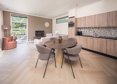 Luxury holiday home with private hot tub - 9