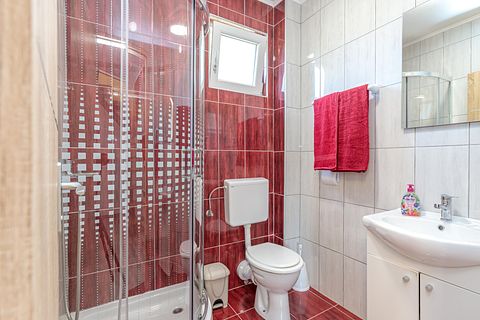 Group accommodation with private pool and sauna - 4