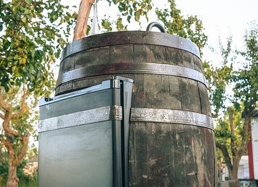 Sleeping in a romantic wine barrel - 30
