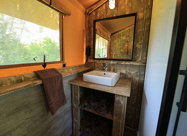 Spacious glamping tent (2p) with hot tub - 13