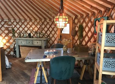 Romantische Yurt met hottub - 8