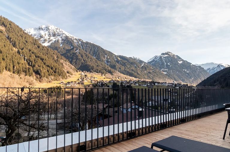 Luxury penthouse in popular winter sports area - 1