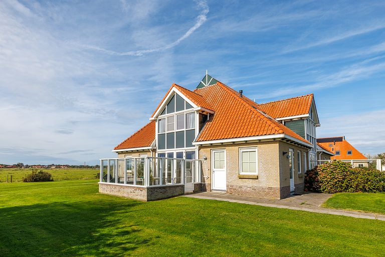 Spacious vacation home near beach on Ameland - 1