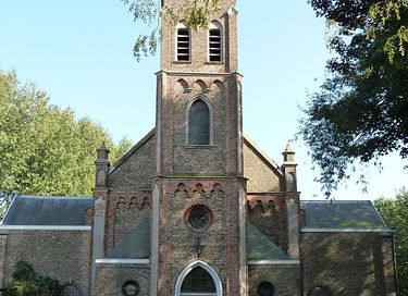 Unique hotel in a beautiful neo-Gothic church - 15