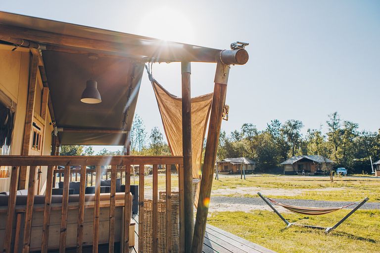 Ruime glamping lodge met eigen sanitair - 1