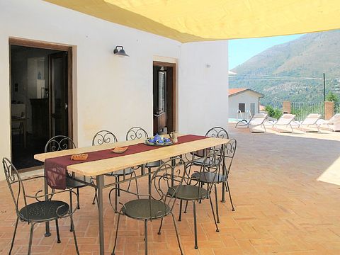 Leuke villa met zwembad en terras - 4