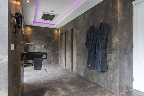 Romantic stay with spa - 4