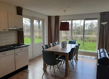 Maison spacieuse avec cheminée confortable - 4
