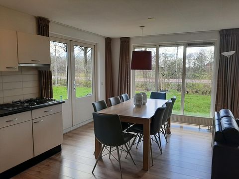 Maison spacieuse avec cheminée confortable - 4