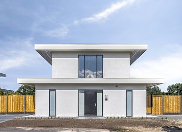 Luxe villa met sauna aan het water