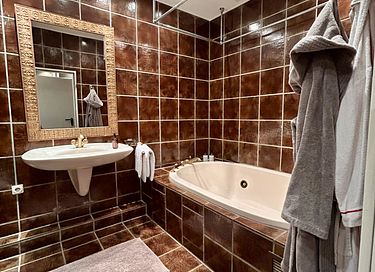 Appartement urbain élégant avec jacuzzi - 23