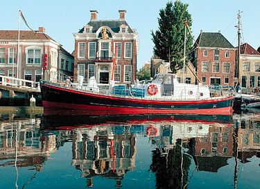 Special overnight stay on a lifeboat - 1