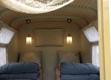 Cozy and romantic circus wagon - 5