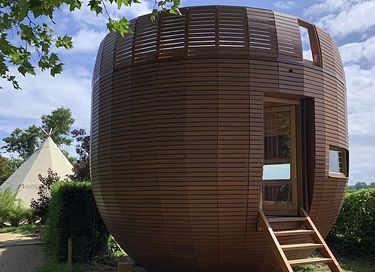 Unique accommodation with built-in jacuzzi - 24