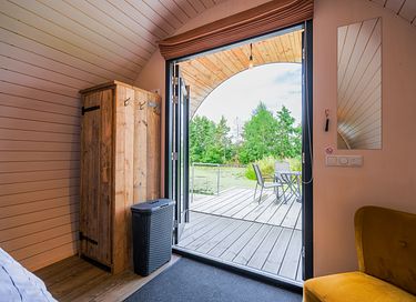 Uniek slapen in een tiny house aan het water - 5