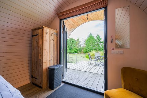 Uniek slapen in een tiny house aan het water - 5