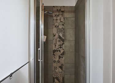 Modern huis met meerzicht en tuin - 8