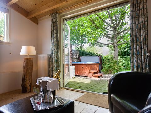 Gartenzimmer mit Outdoor-Salzwasserjacuzzi - 2