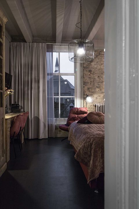 Designer room in historic B&B - 2