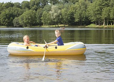 Lodge adapté aux enfants avec une grande véranda - 13