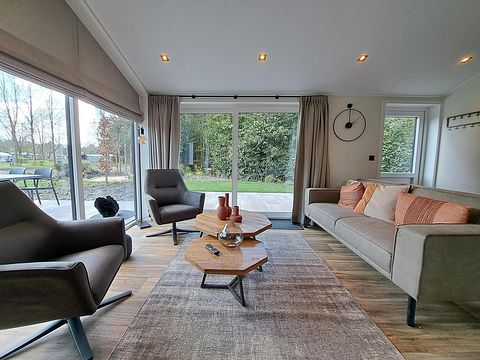 Tiny house (4p) on vacation park in Utrecht - 2