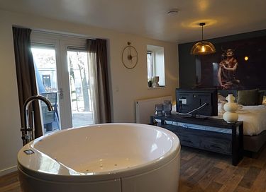 Studio (2p) met romantische whirlpool - 4