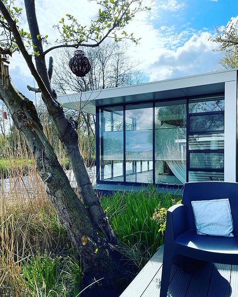 Belle péniche au design contemporain - 2