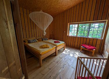 Séjour spacieux dans une grange en bois avec cinéma - 11