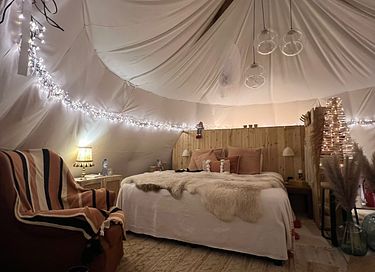 Slapen in een romantische tipi met hottub - 12