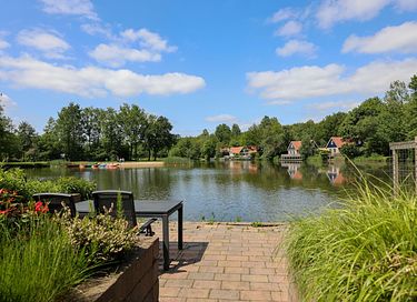 Ruime 8-persoons vakantiewoning aan het water - 4