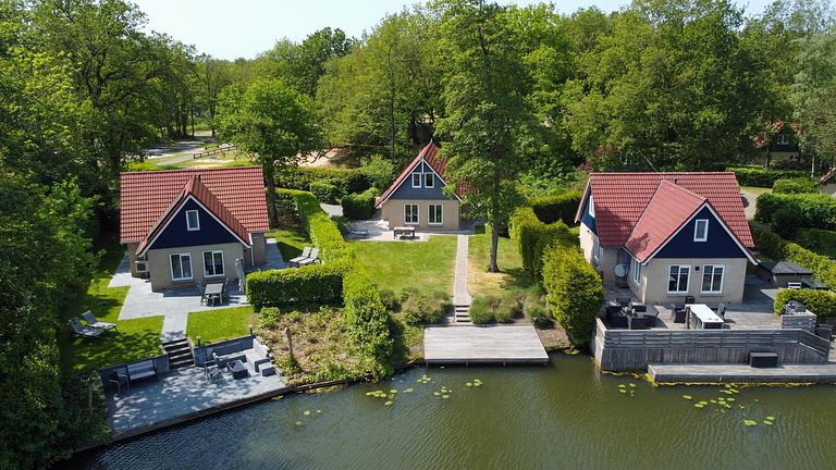 Ruime vakantiewoning aan viswater in Drenthe - 1