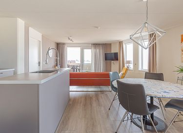 Corner apartment with panoramic views - 9