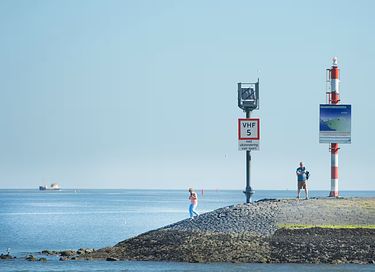 Huisje aan het Lauwersmeer met uitzicht - 23