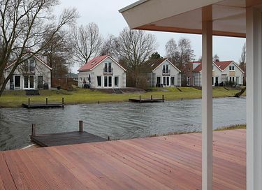 Luxury bungalow with waterfront sauna - 18