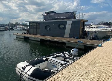 Overnachten op een luxe ingerichte houseboat - 1