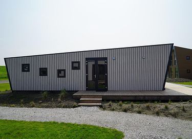 Design holiday home right on the IJsselmeer